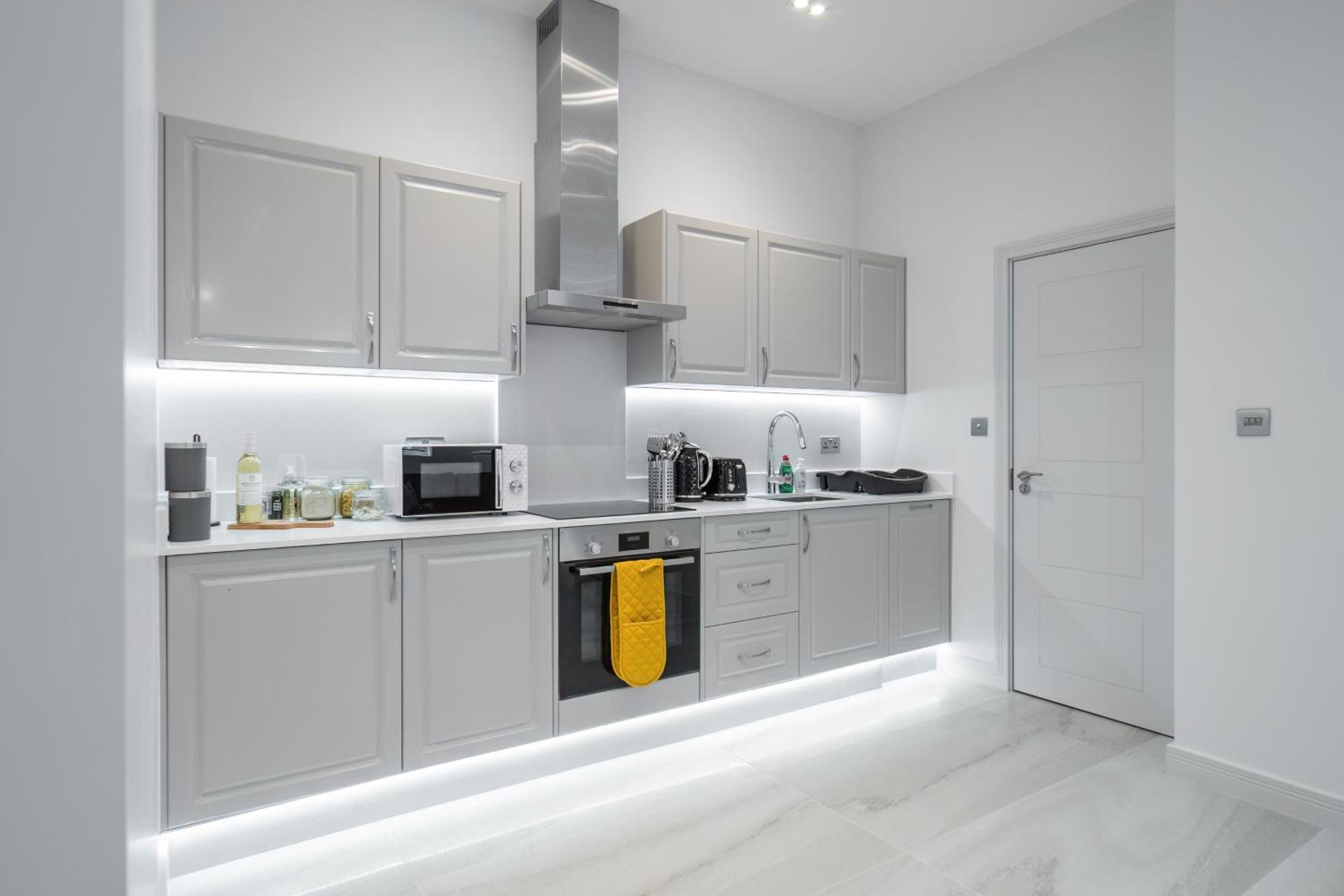 Modern & Stylish With Free Wifi Didcot
