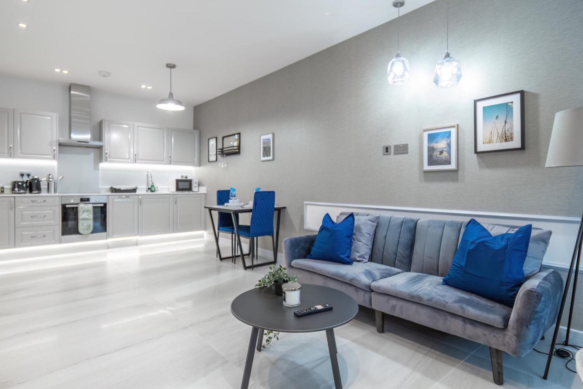 Modern & Stylish With Free Wifi Apartment *