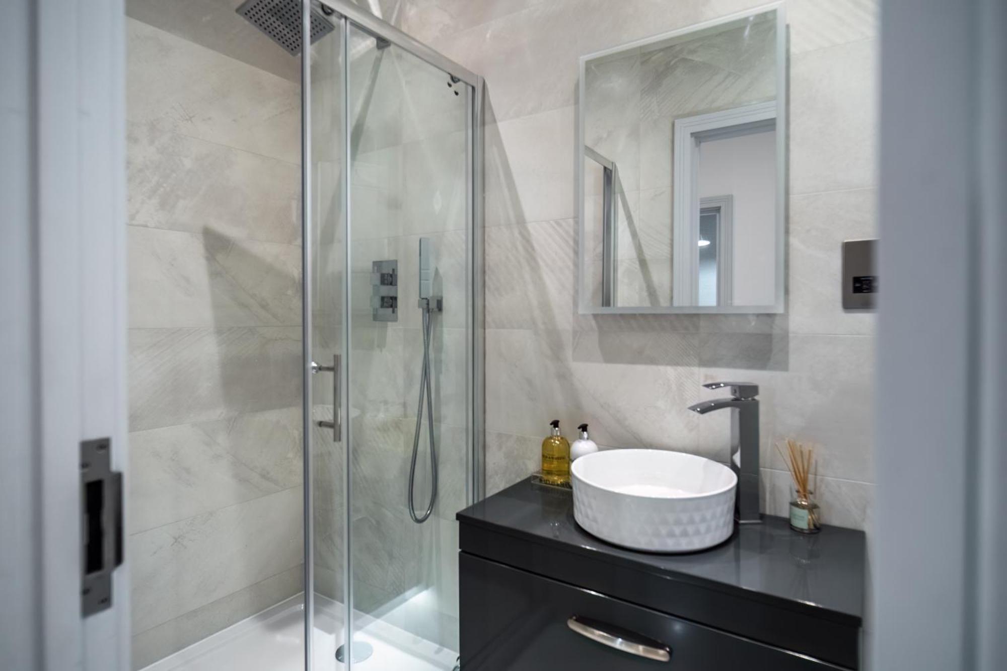 Modern & Stylish With Free Wifi * Didcot