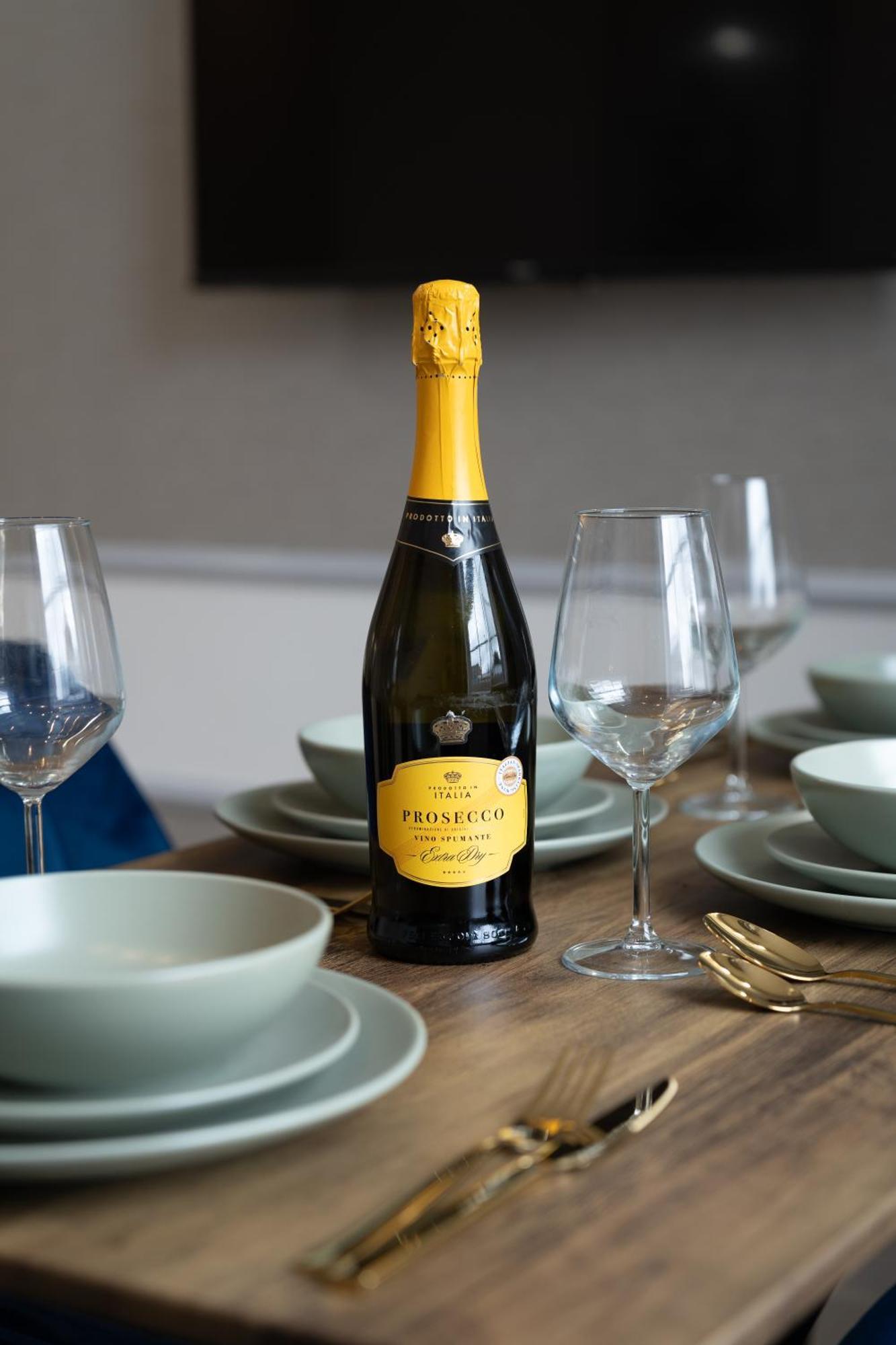 Modern & Stylish With Free Wifi Didcot