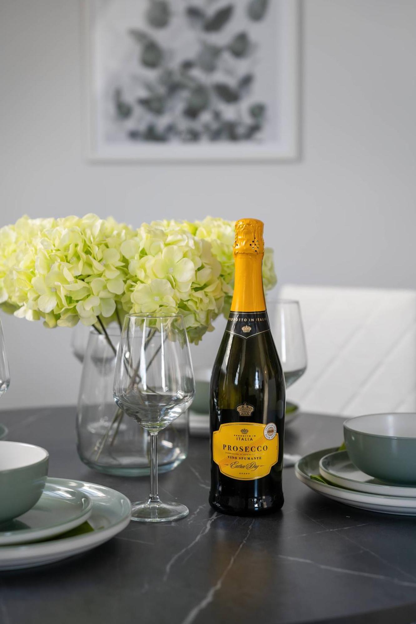 Modern & Stylish With Free Wifi Didcot