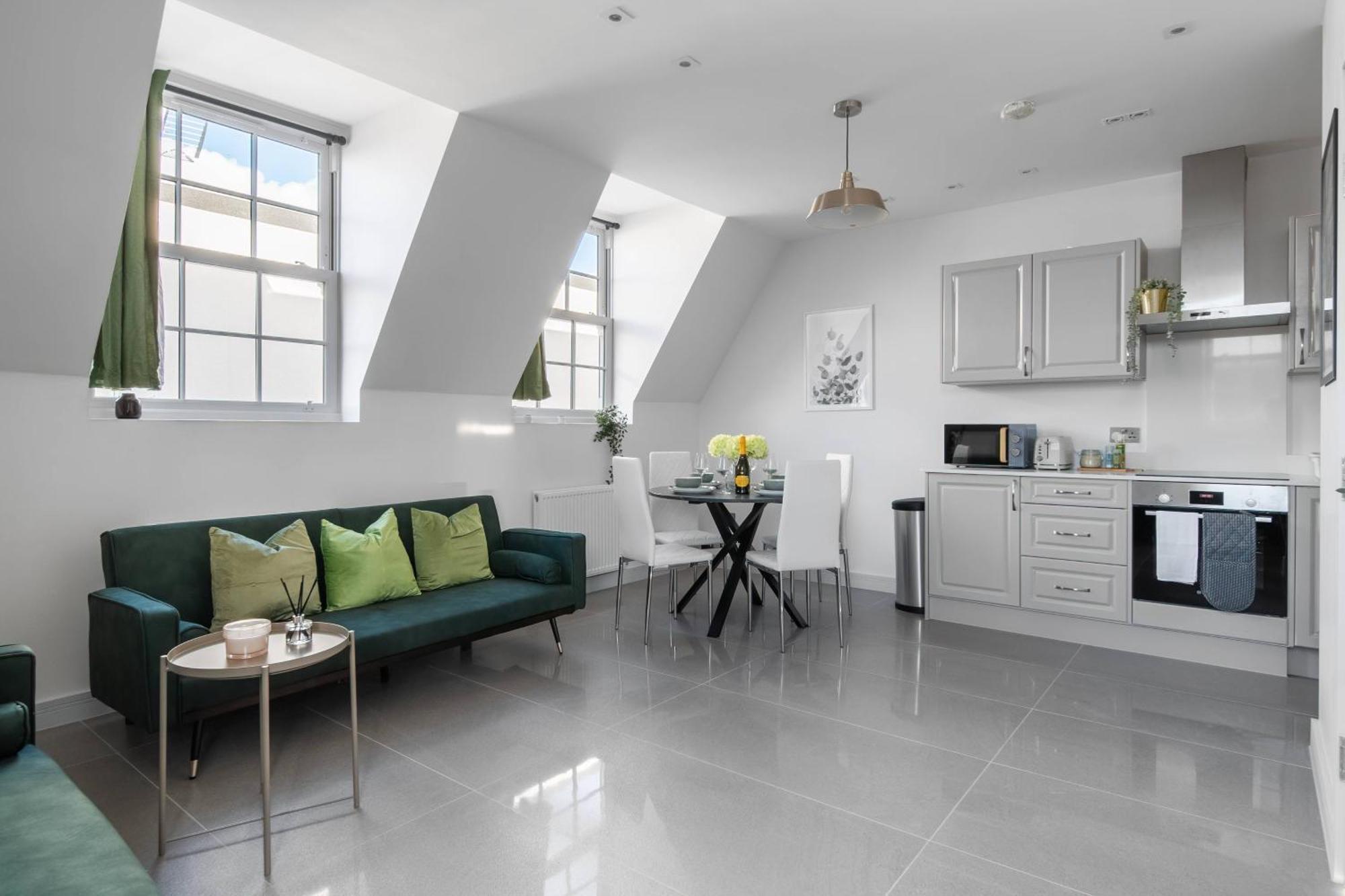 Modern & Stylish With Free Wifi * Didcot