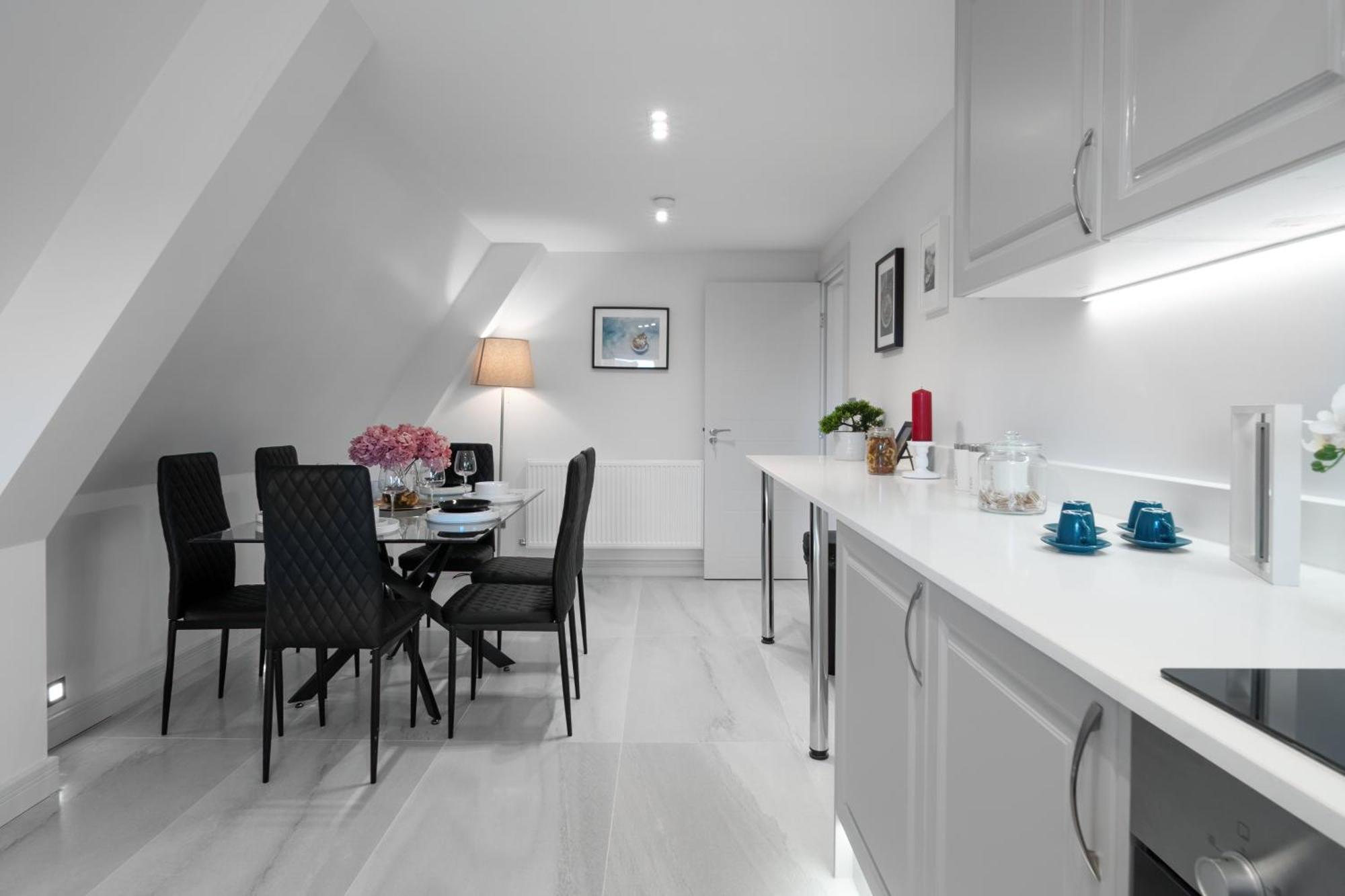 Modern & Stylish With Free Wifi Apartment