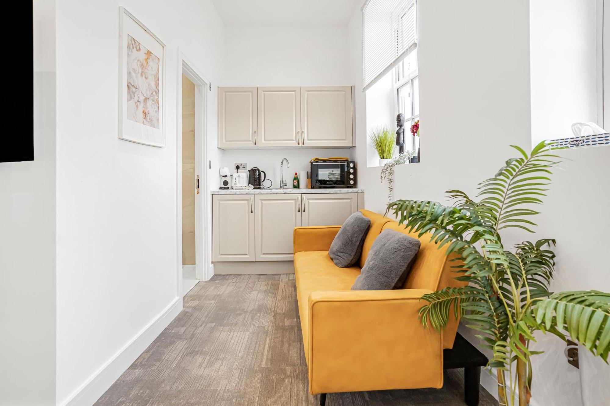 Modern & Stylish With Free Wifi Apartment *