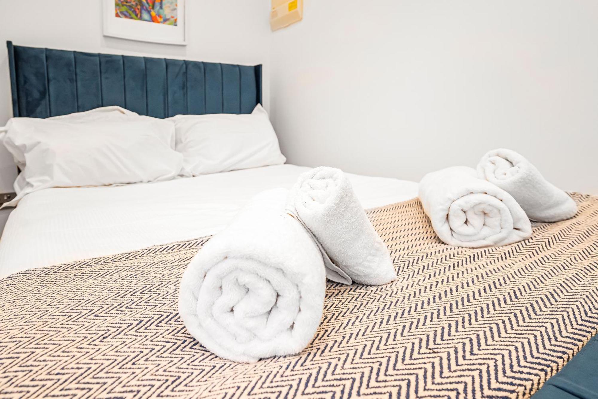 Modern & Stylish With Free Wifi Didcot